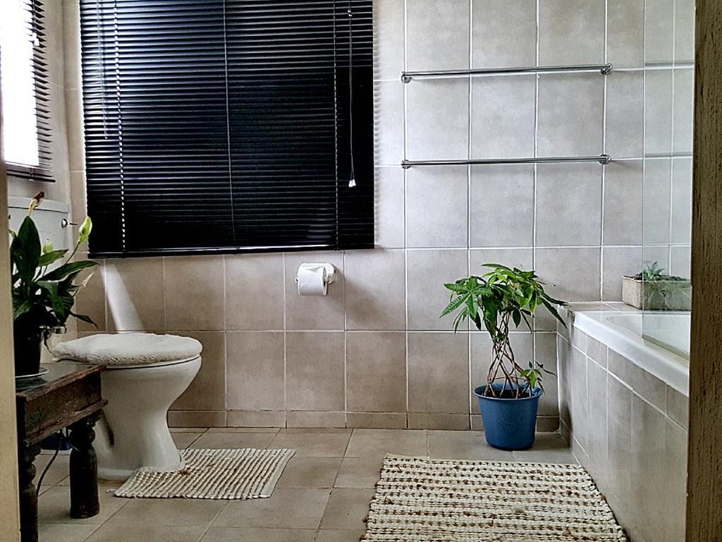 Midrand Guesthouse - Tasa Room photo